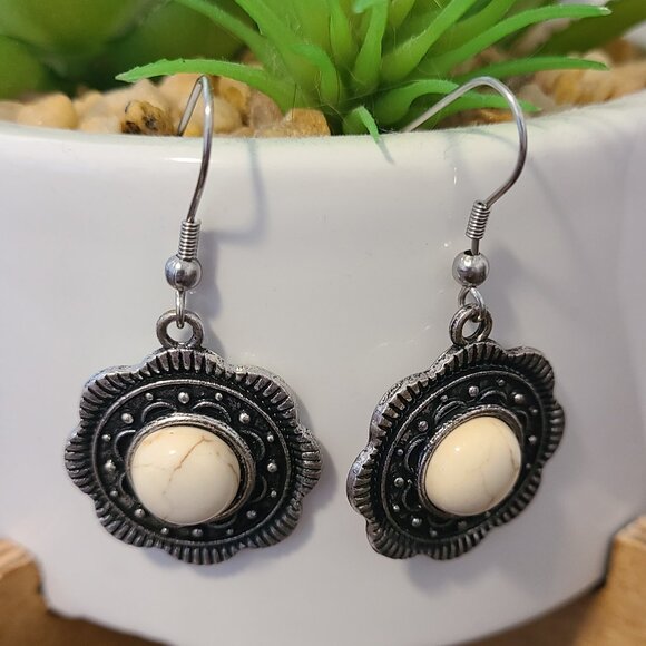 Unbranded Silver Tone Dangle Drop‎ Earrings Ladies Vintage Pre-Owned Fashion - Picture 5 of 6